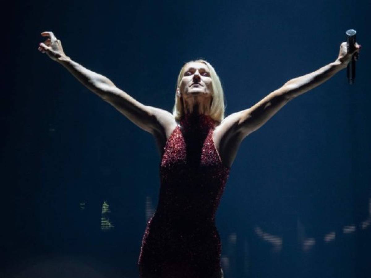 Celine Dion aplaza show de Las Vegas debido a espasmos musculares