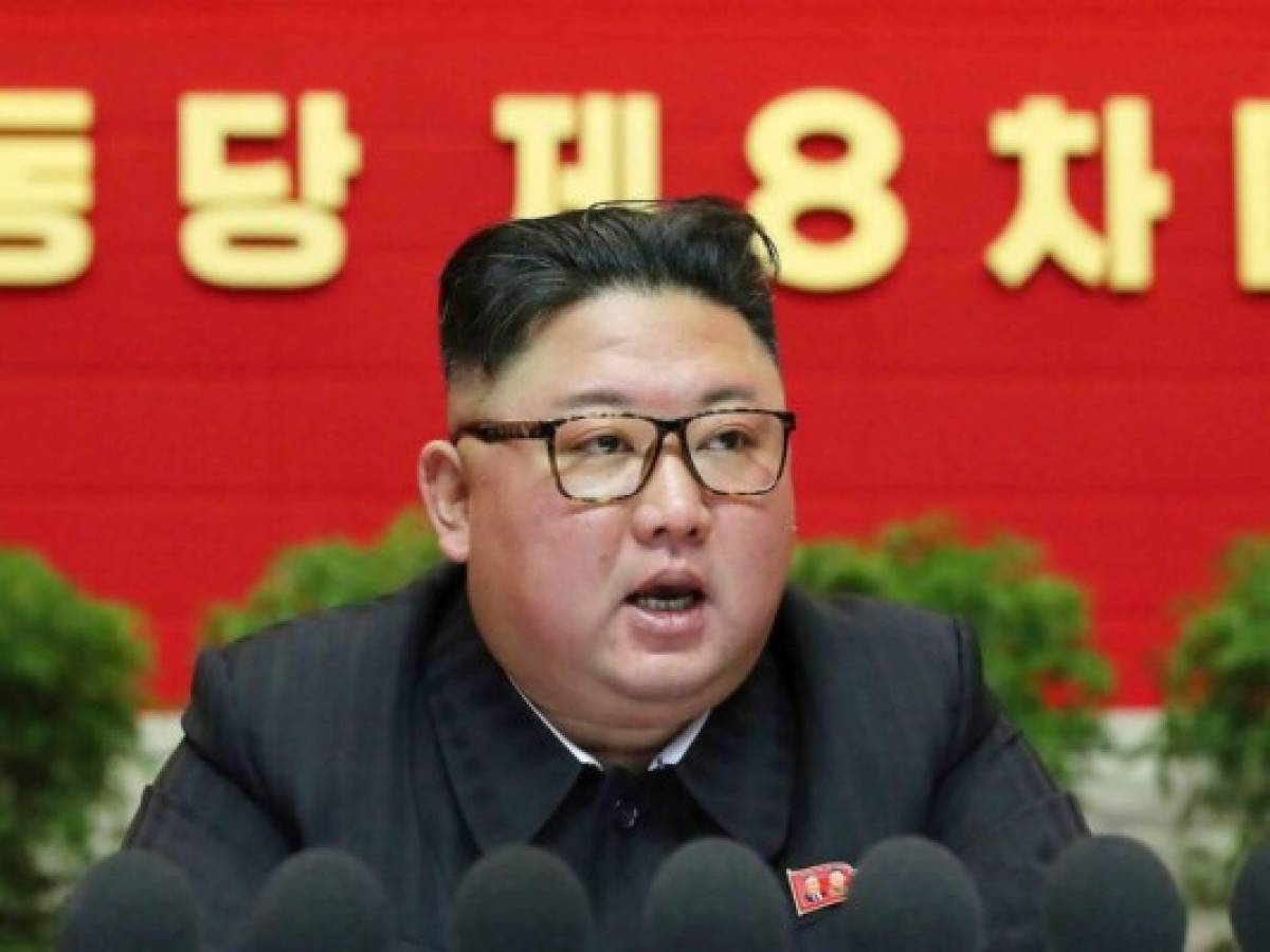 Kim amenaza con más armas nucleares; cita hostilidad de Estados Unidos