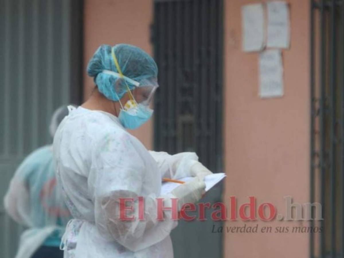 Mayoría de pacientes con coronavirus en Honduras luchan desde sus casas