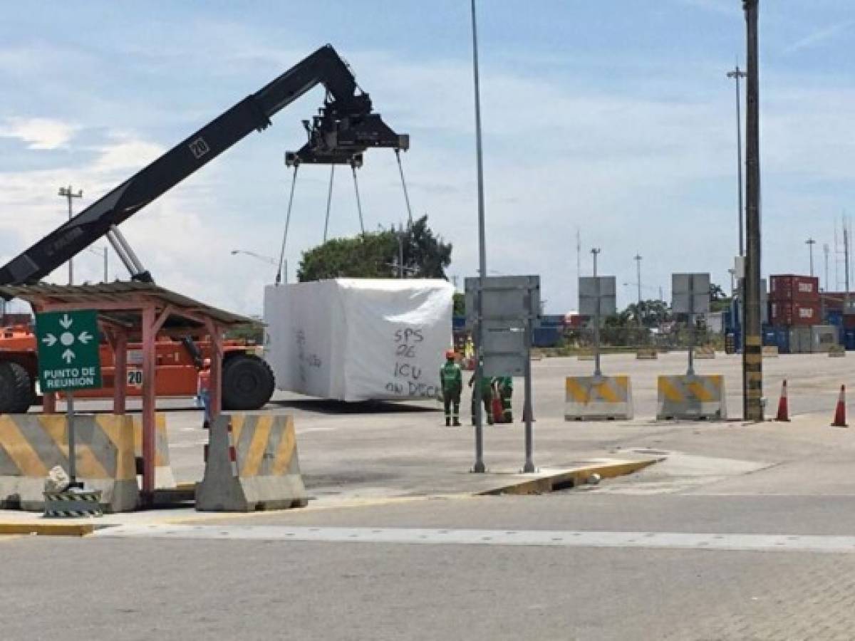 Aduanas impide al Ministerio Público inspeccionar contenedores de los hospitales móviles