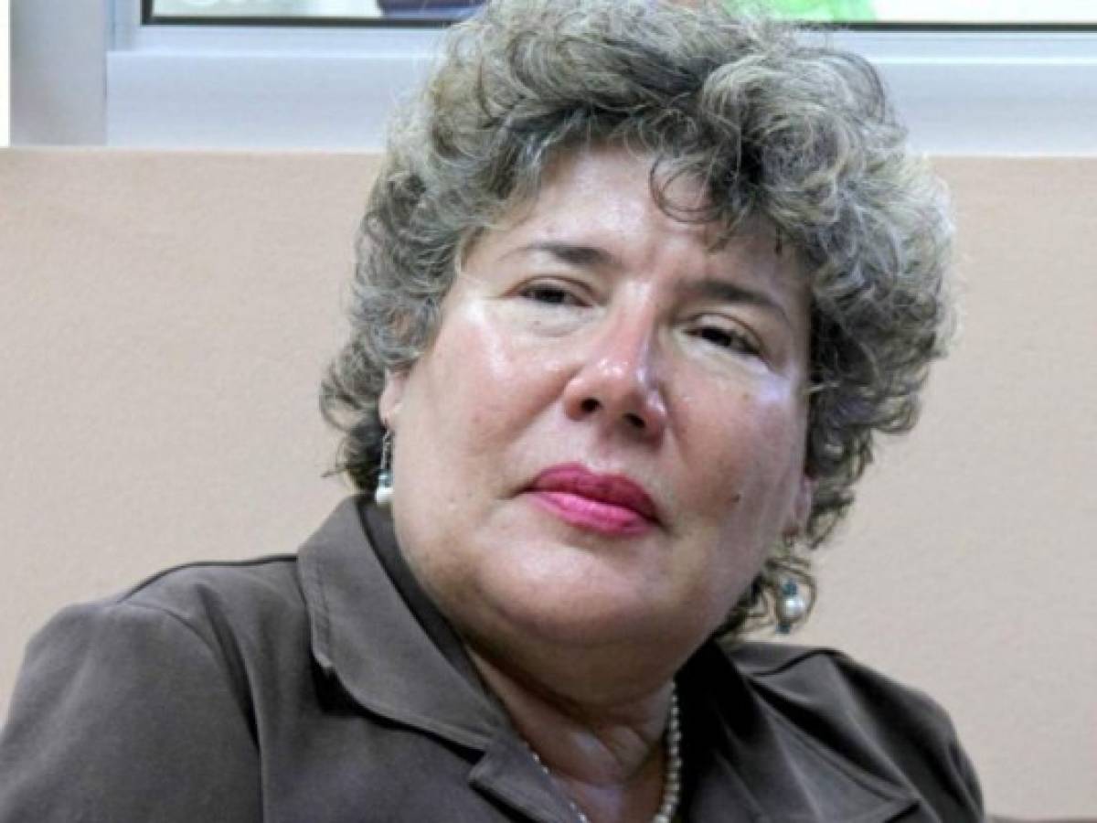 Venezolana Hilda Caldera apelará al CNE por impedirle candidatura a diputada