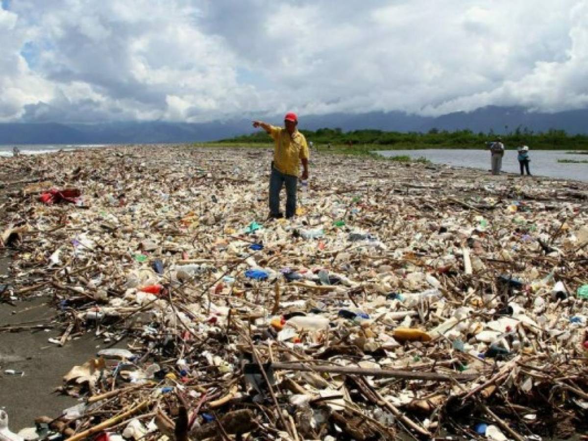 Isla de basura en Mar Caribe hondureño resalta y causa alarma en el mundo