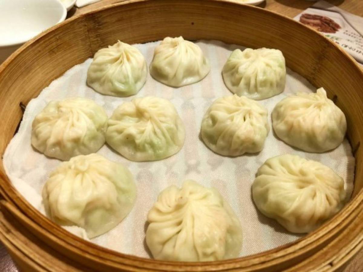Los dumplings están pensados para acumular platos vacíos en la mesa con amigos.