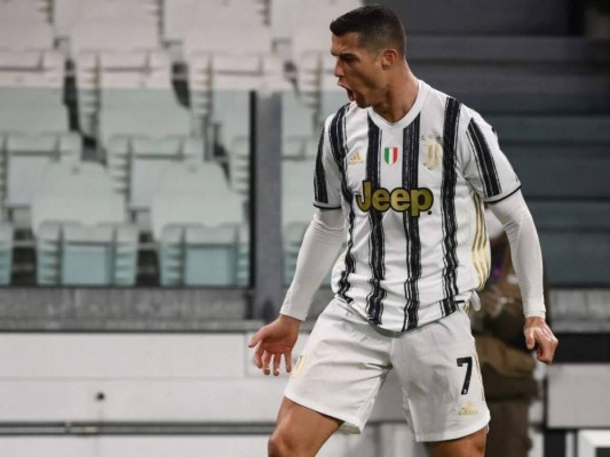 Juventus vence 3-0 a Crotone con goles de Cristiano