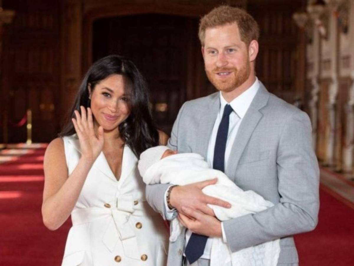 Aseguran que el príncipe Harry y Meghan Markle planean adoptar un bebé africano  