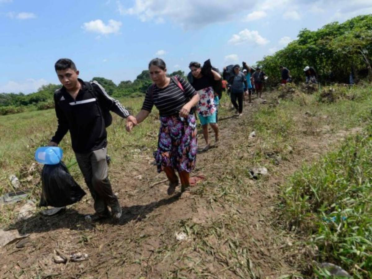 Cientos de migrantes hondureños amanecen en capital de México, se espera a miles más