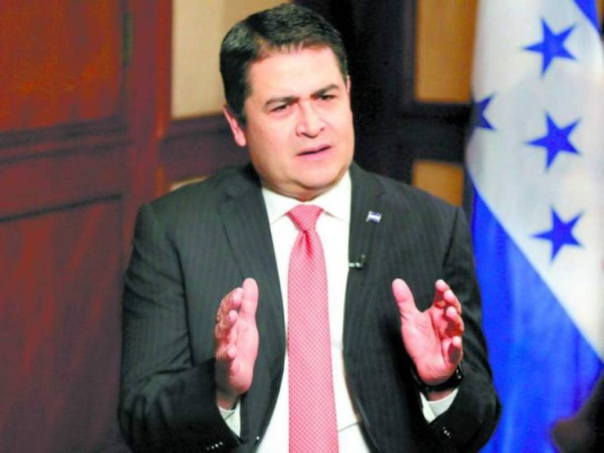 Presidente de Honduras advierte que traslado de reos a cárcel El Pozo no se detendrá