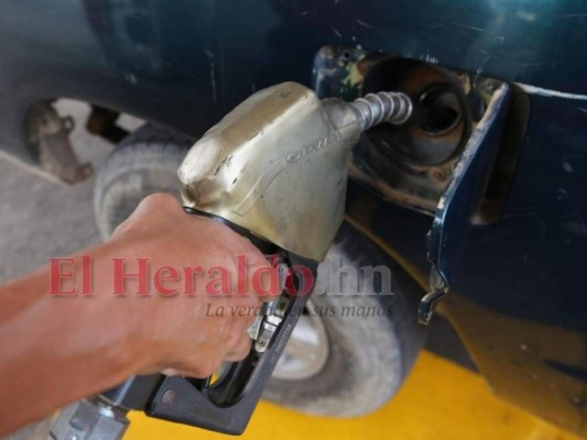 Carburantes reportan leve rebaja a partir de este lunes en Honduras