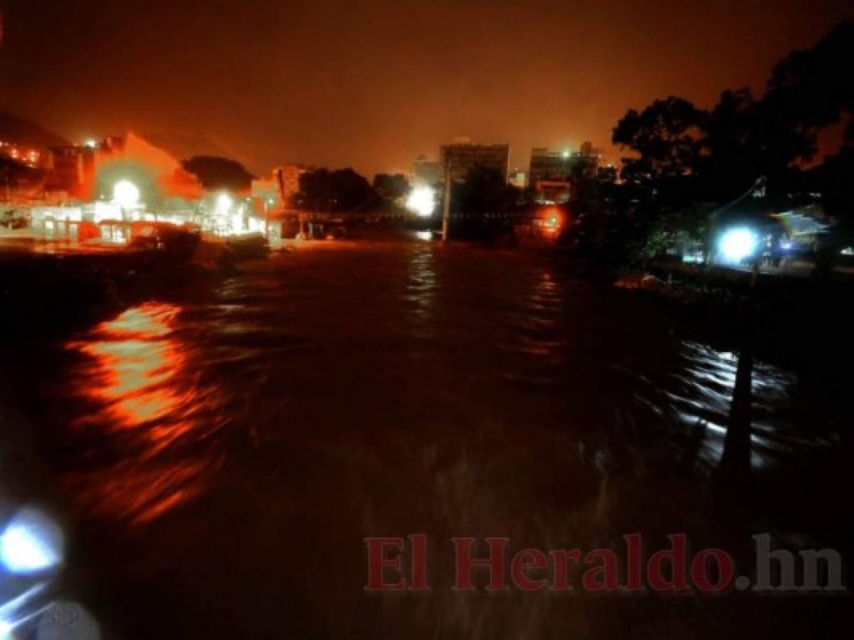 Crece nivel del Río Choluteca y amenaza con desbordarse en la capital