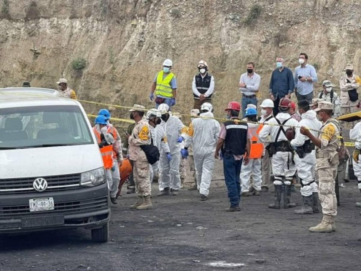 Recuperan último cuerpo de mina que se derrumbó en México
