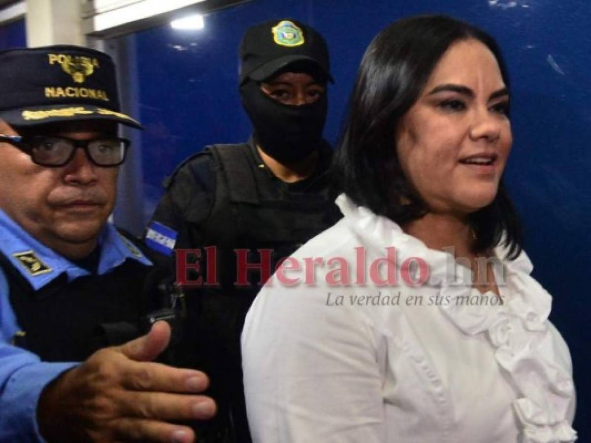 Dilatado el juicio contra la exprimera dama Rosa Elena Bonilla de Lobo
