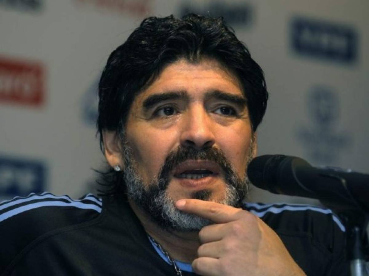 Filtran audios de médico de Maradona: 'le daban alcohol y drogas para tranquilizarlo'