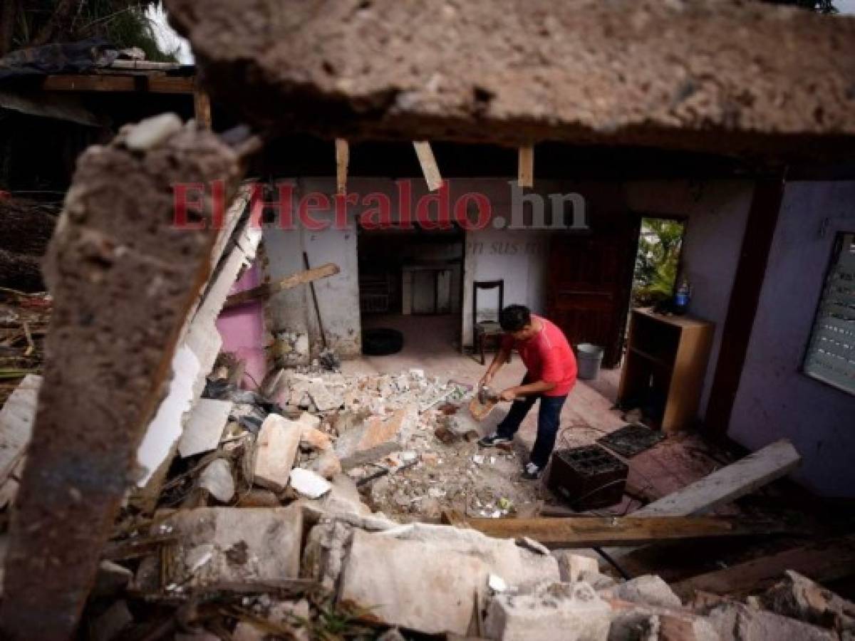 Los daños también incluyen que casi 100,000 viviendas fueron afectadas o destruidas en todo el país. Foto: Emilio Flores/ EL HERALDO