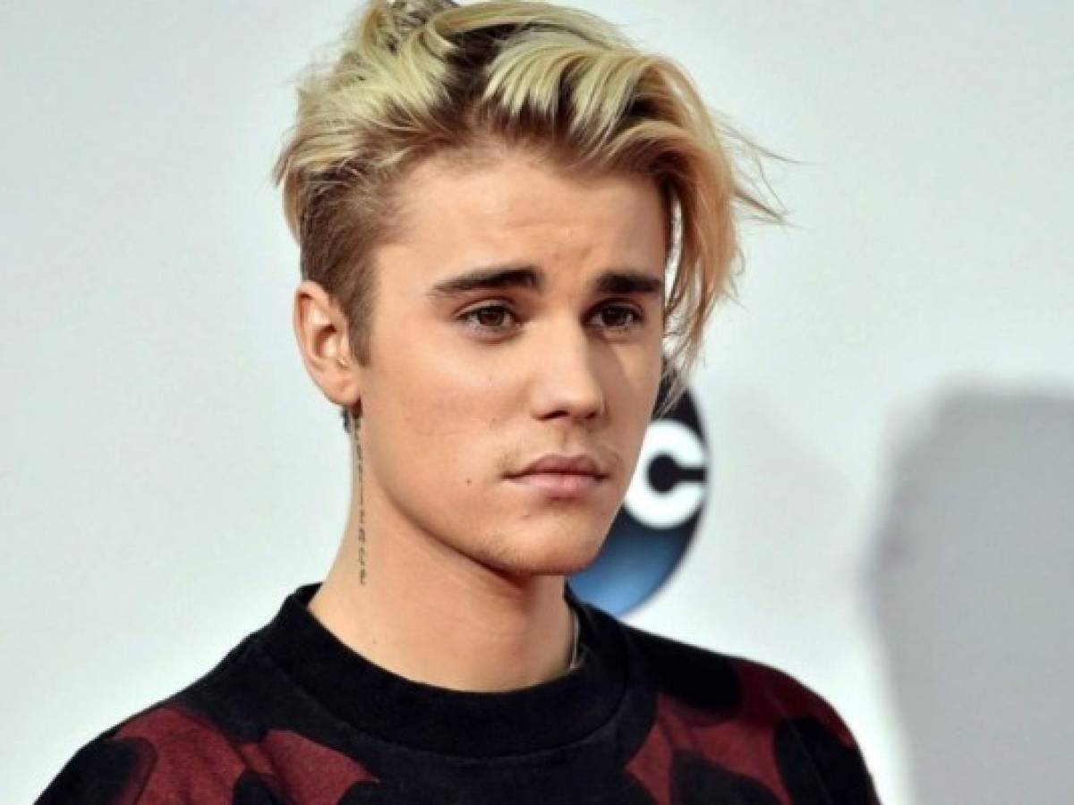 A pesar que Justin Bieber tiene cuatro nominaciones afirmó que no se presentará en el evento. Foto: AP