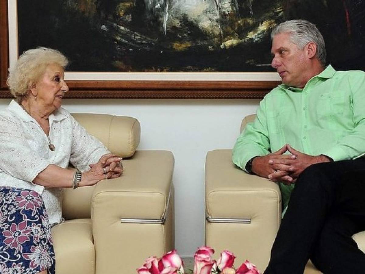Presidente de Cuba expresa su admiración por abuelas de Plaza de Mayo