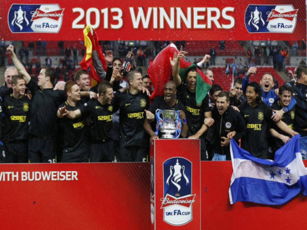Roger Espinoza se corona campeón de FA Cup con Wigan