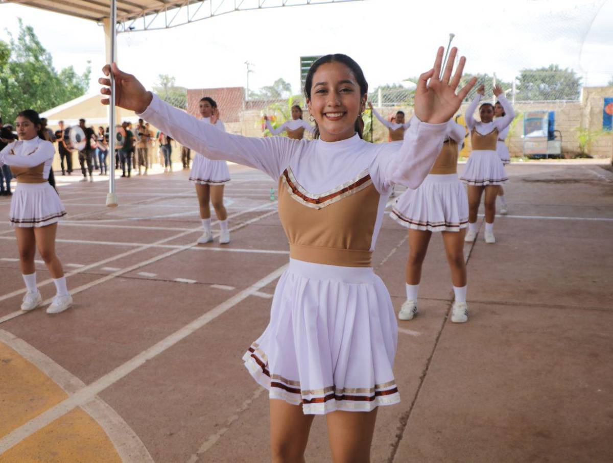 Palillonas del Técnico Honduras listas para rendir homenaje a la patria en los desfiles