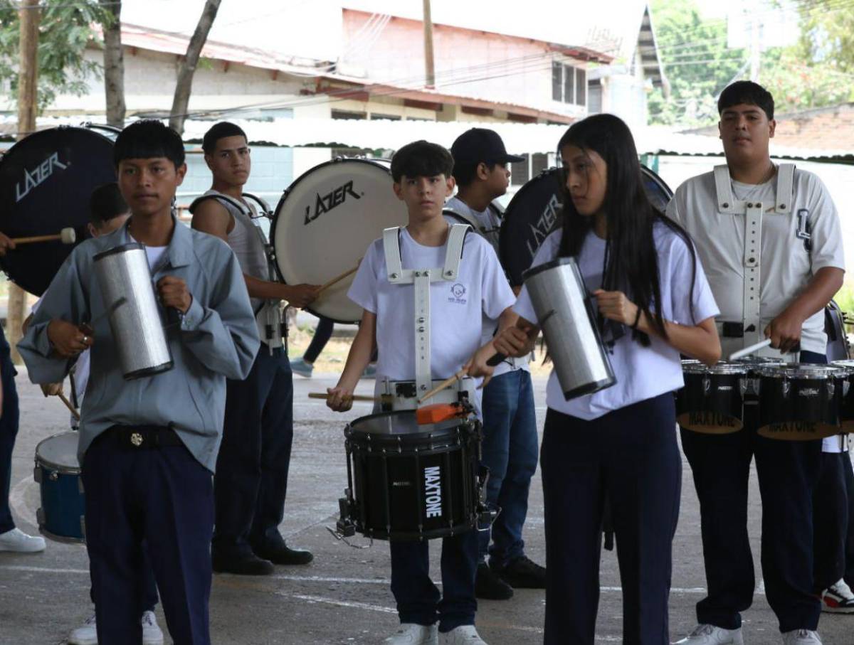 Banda de guerra del Saúl Zelaya Jiménez intensifica ensayos rumbo a las fiestas patrias