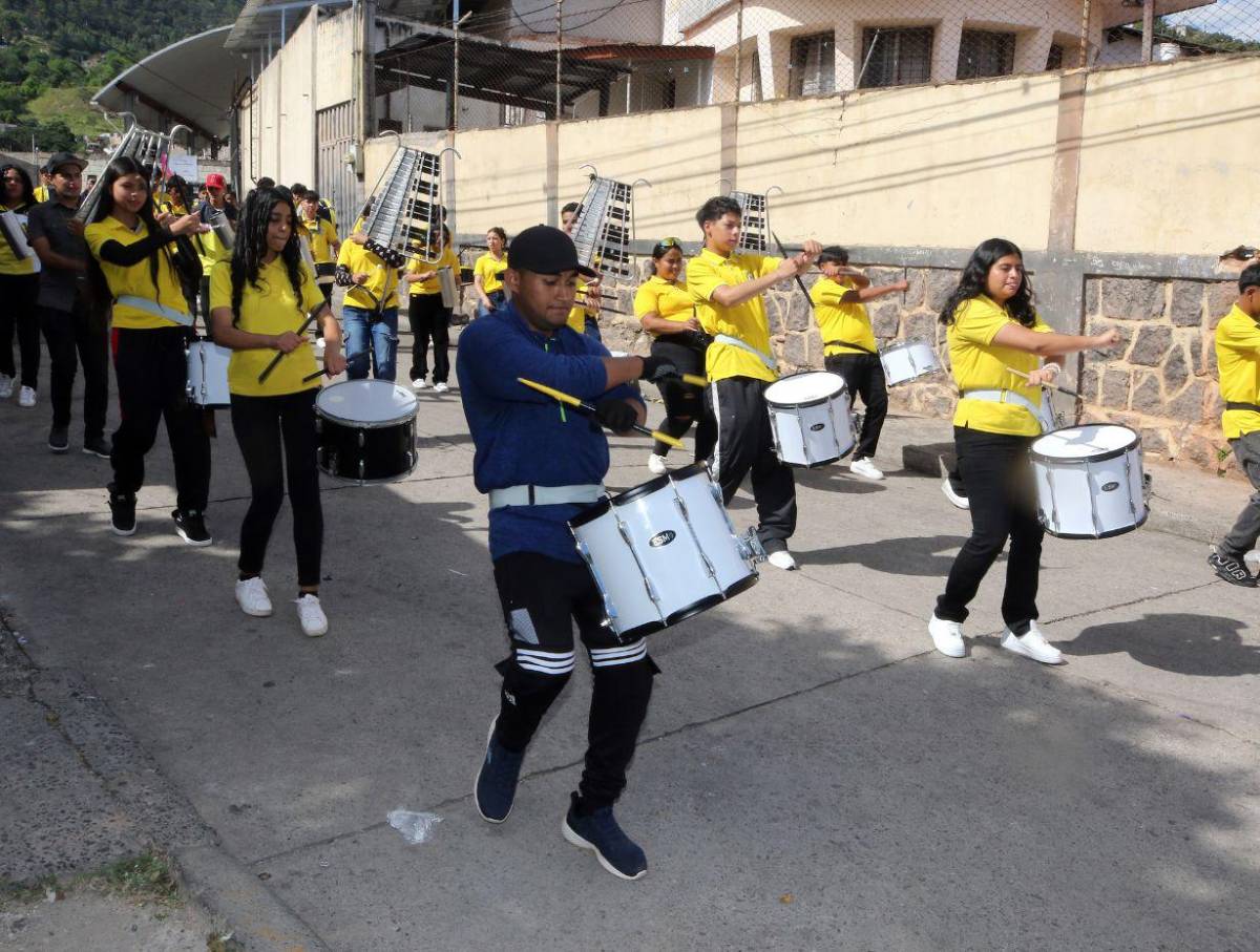 Banda marcial del Instituto San Pablo prepara un repertorio tradicional para los desfiles
