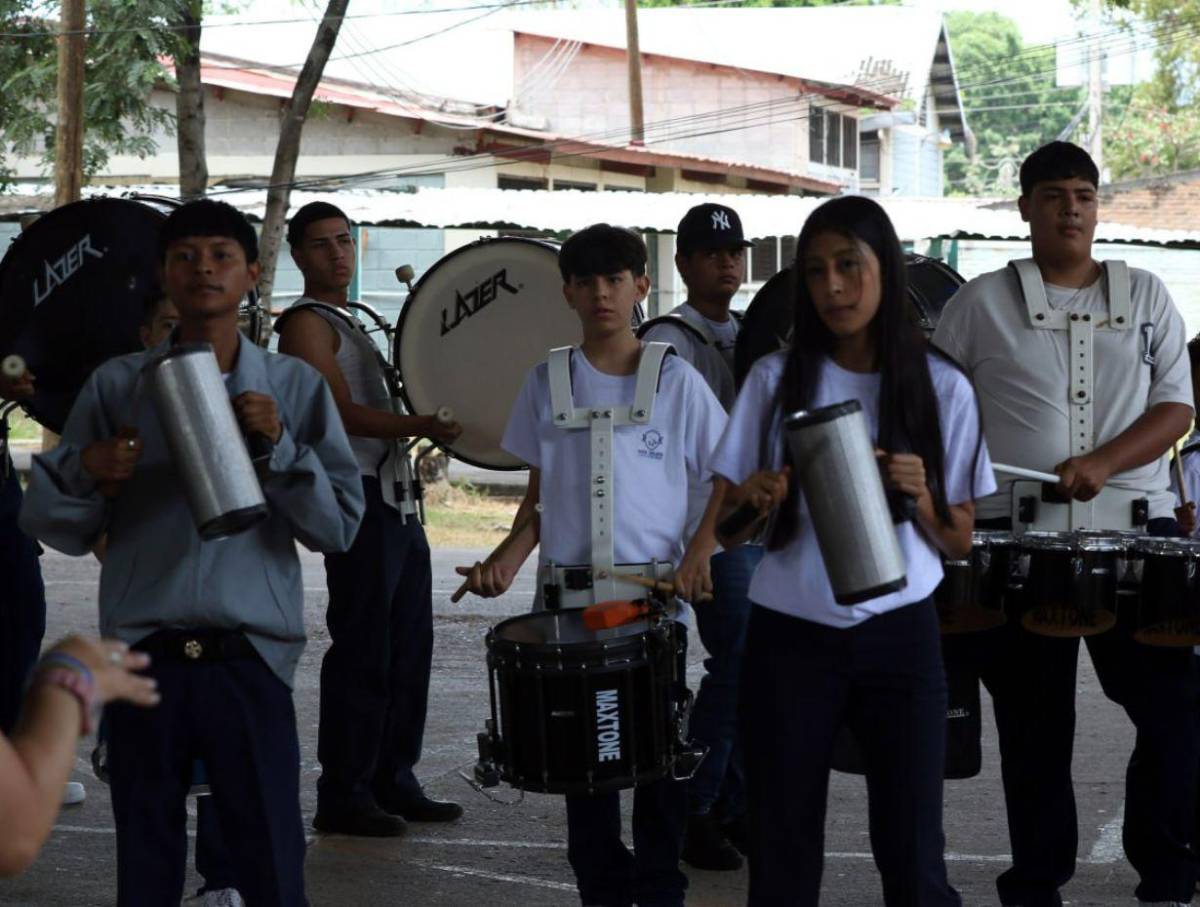 Banda de guerra del Saúl Zelaya Jiménez intensifica ensayos rumbo a las fiestas patrias