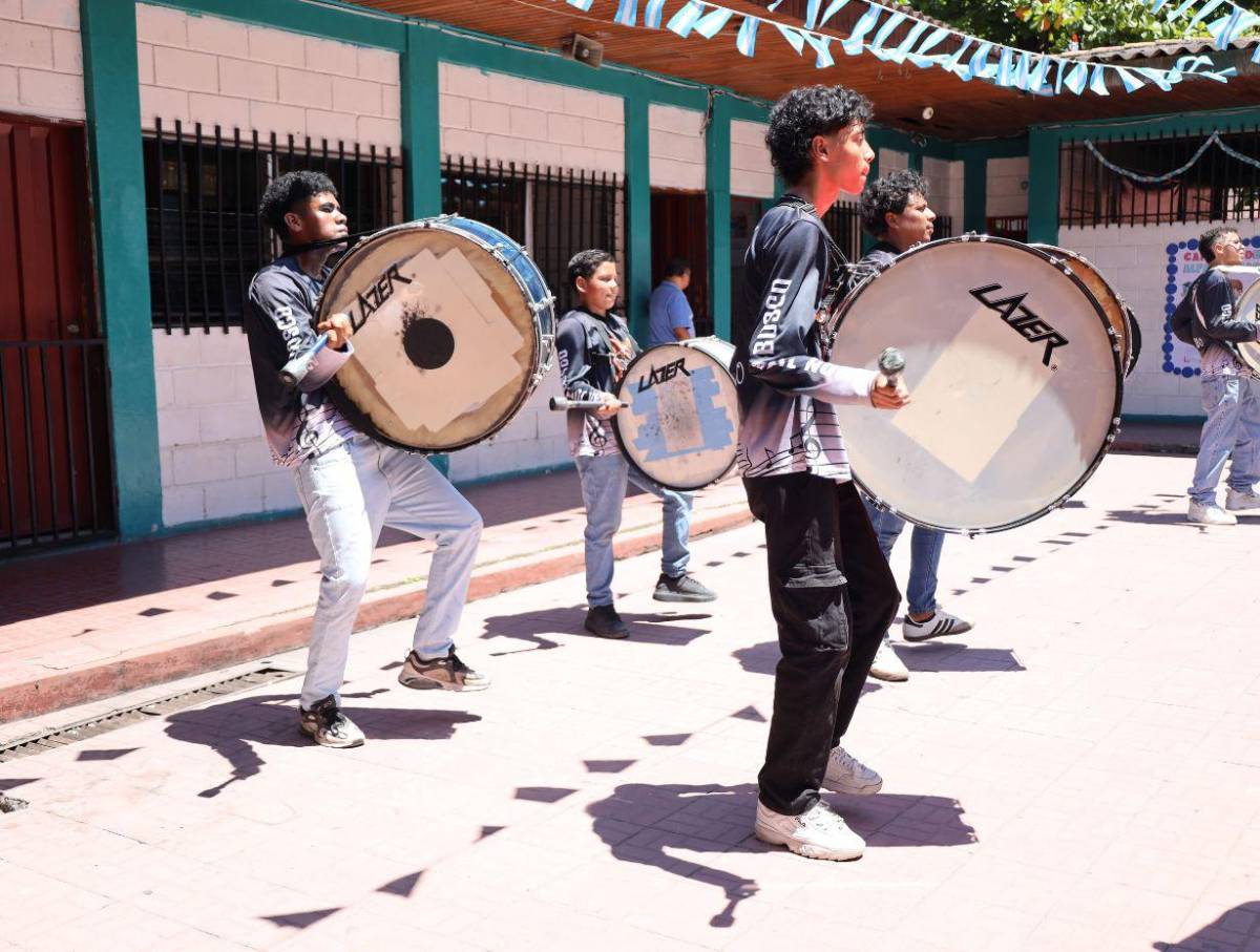 Banda de guerra del Instituto San Juan Bosco se alista para engalanar los desfiles patrios