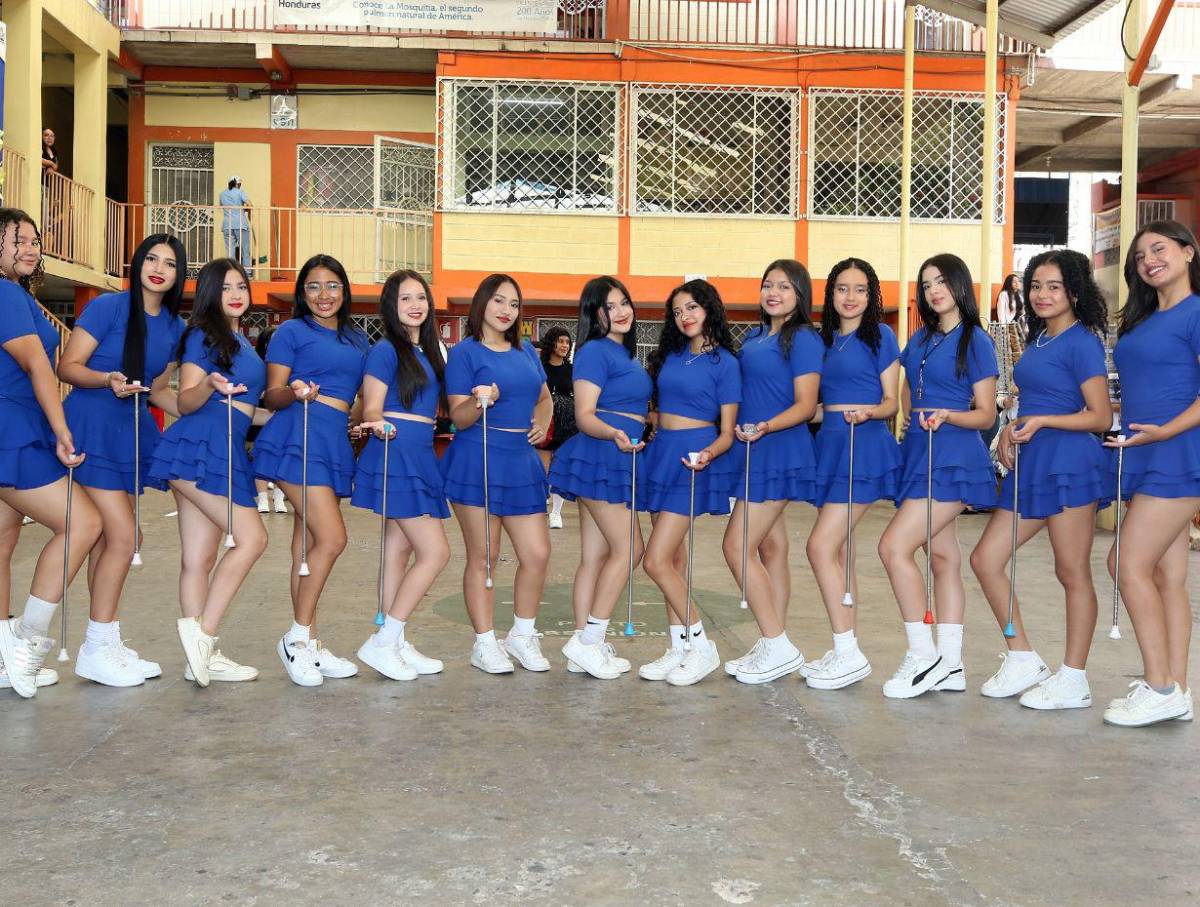 Palillonas del Instituto Santa Mónica esperan conquistar los desfiles 2025