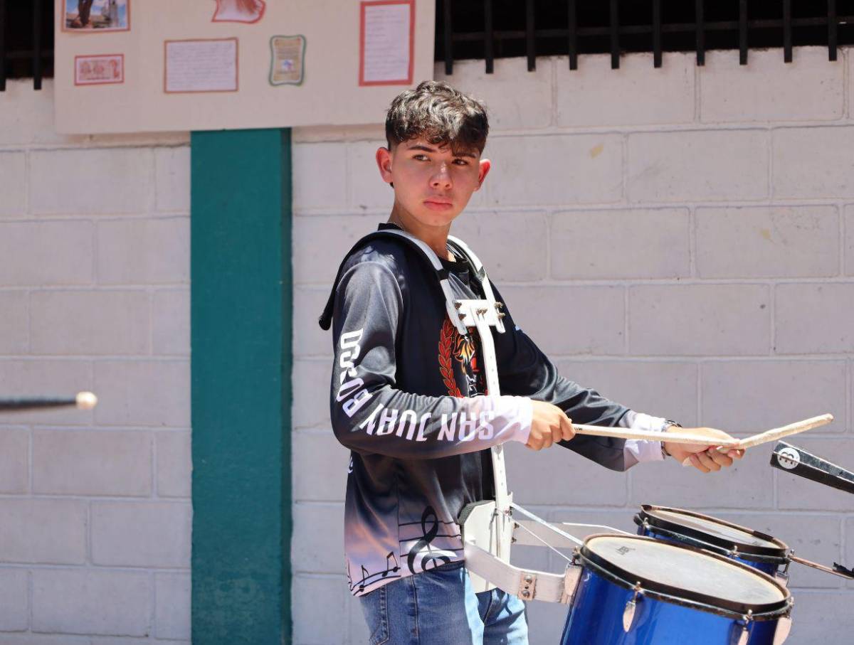 Banda de guerra del Instituto San Juan Bosco se alista para engalanar los desfiles patrios