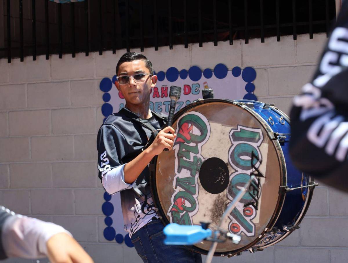 Banda de guerra del Instituto San Juan Bosco se alista para engalanar los desfiles patrios