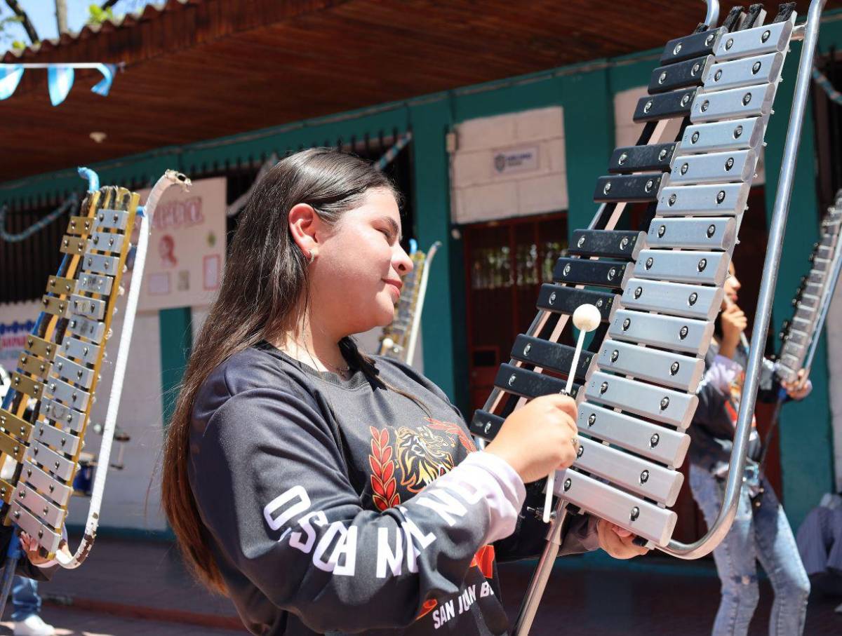 Banda de guerra del Instituto San Juan Bosco se alista para engalanar los desfiles patrios