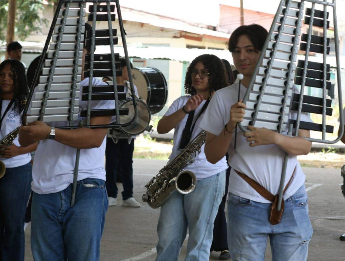Banda de guerra del Saúl Zelaya Jiménez intensifica ensayos rumbo a las fiestas patrias