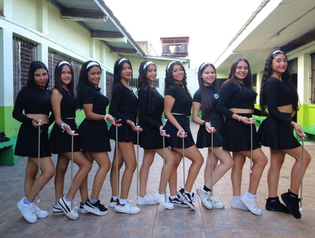 Palillonas del Instituto Abelardo Fortín afinan sus pasos rumbo a los desfiles patrios