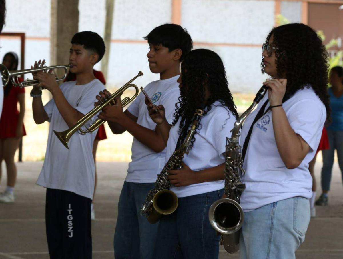 Banda de guerra del Saúl Zelaya Jiménez intensifica ensayos rumbo a las fiestas patrias