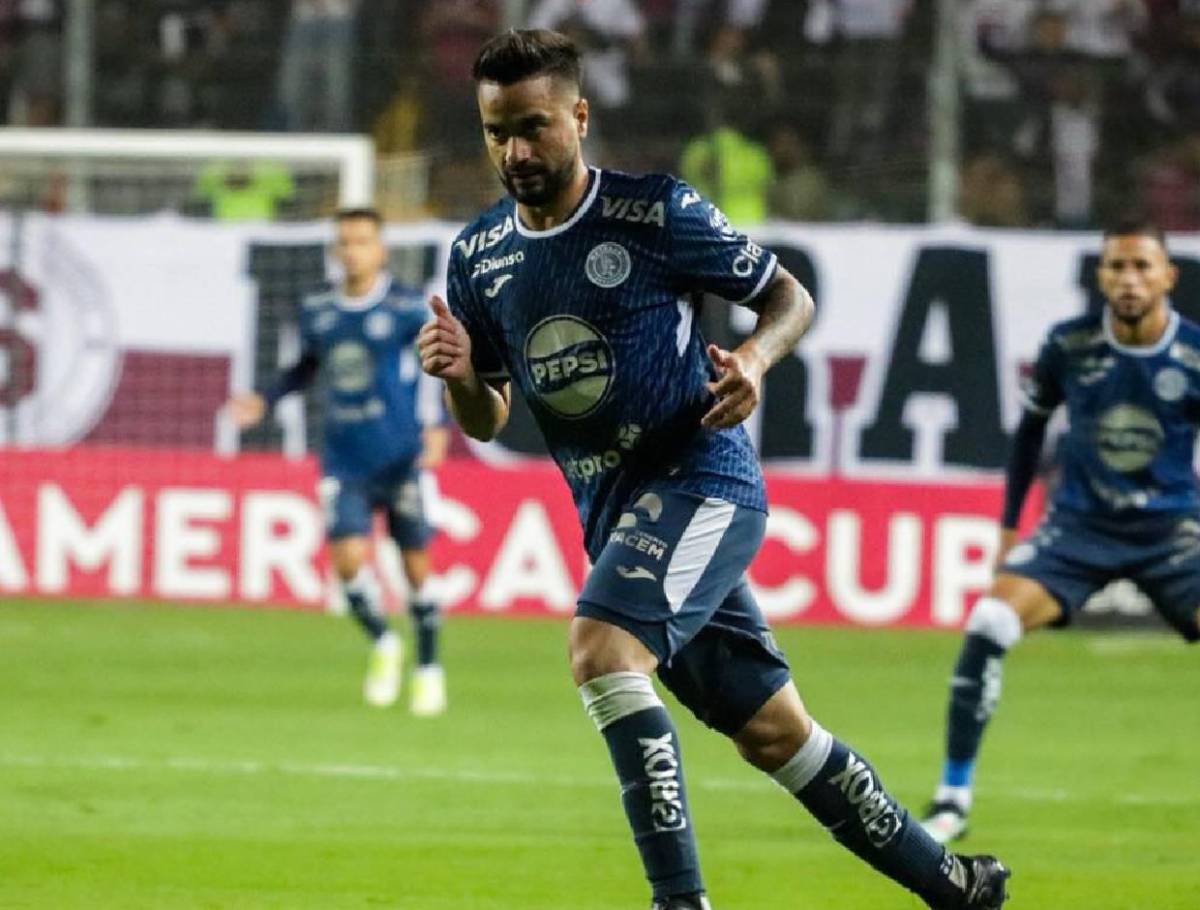 Fichajes: Auzmendi cambia de equipo, Dereck Moncada jugaría en Europa y movimiento en Motagua