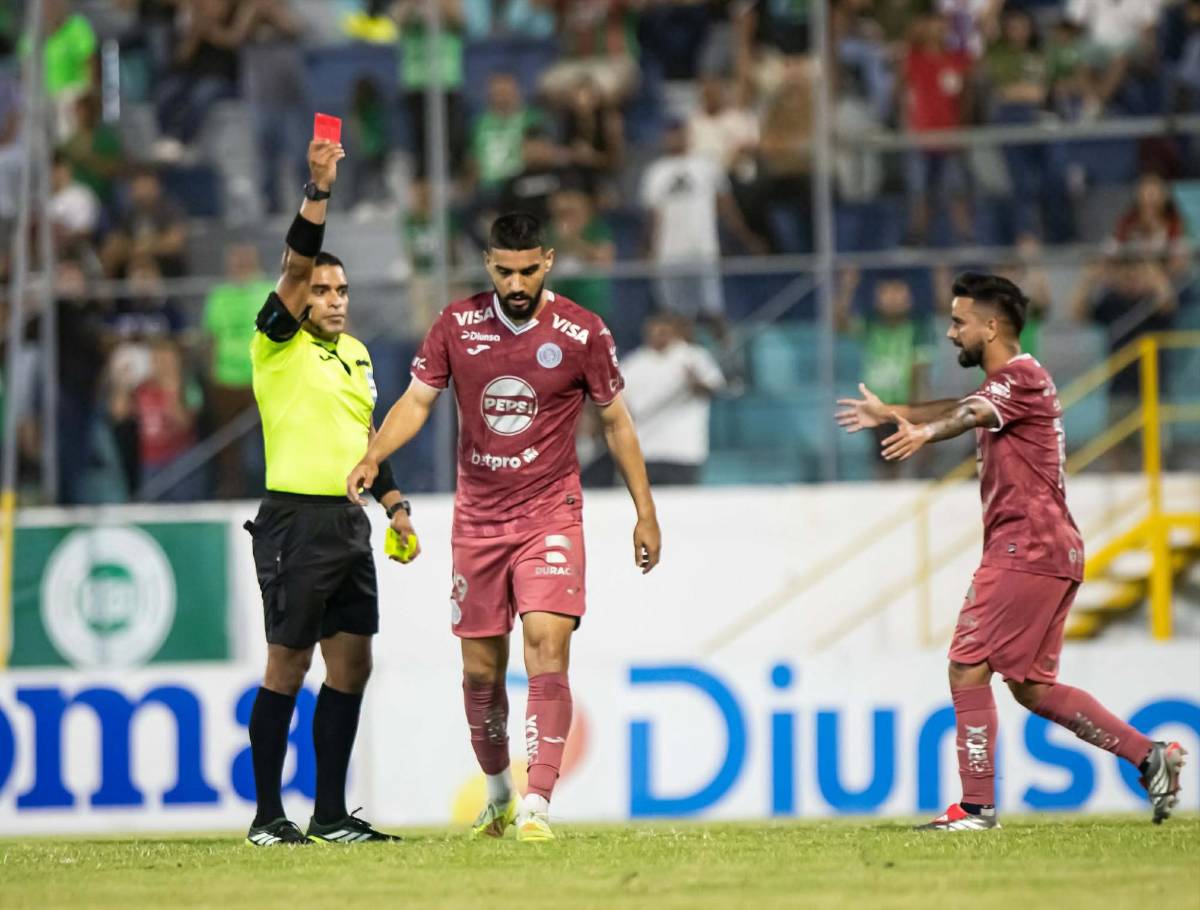 Motagua sufrió ante Marathón, modelo se robó el show y uno de los indisciplinados en el Morazán