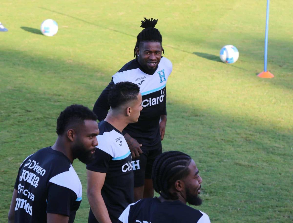 Recibimiento a Yio y jugador es baja: Así fue el entreno de la Selección de Honduras