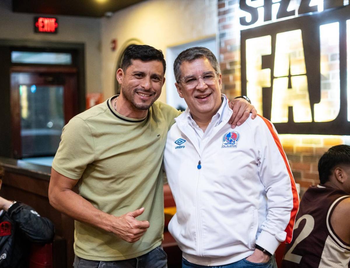 Ex jugador de Motagua se filtra en exclusiva celebración del Olimpia por el título 40