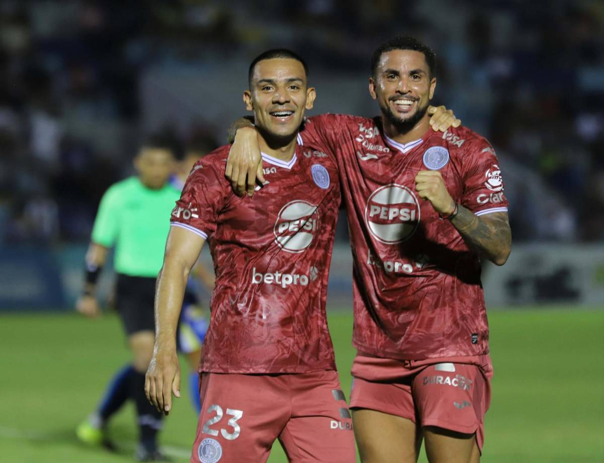 En fotos: Pelinegra deslumbra, La Ceiba se viste de gala y el show de Motagua ante Victoria