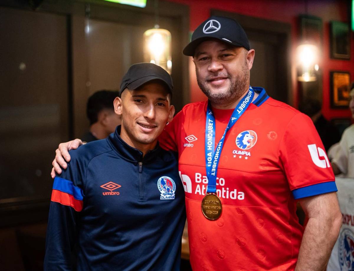 Ex jugador de Motagua se filtra en exclusiva celebración del Olimpia por el título 40