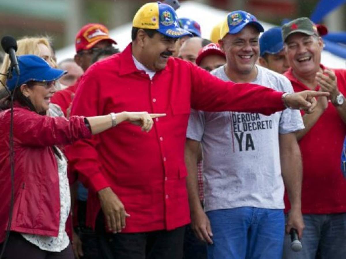 Maduro afirma que no le 'perturban' las 'estupideces de Almagro'