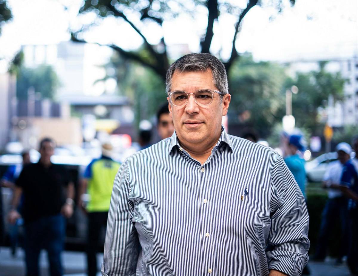 Luis Redondo llegó acompañado y Miss Honduras destaca: Personalidades en el Costa Rica vs Honduras