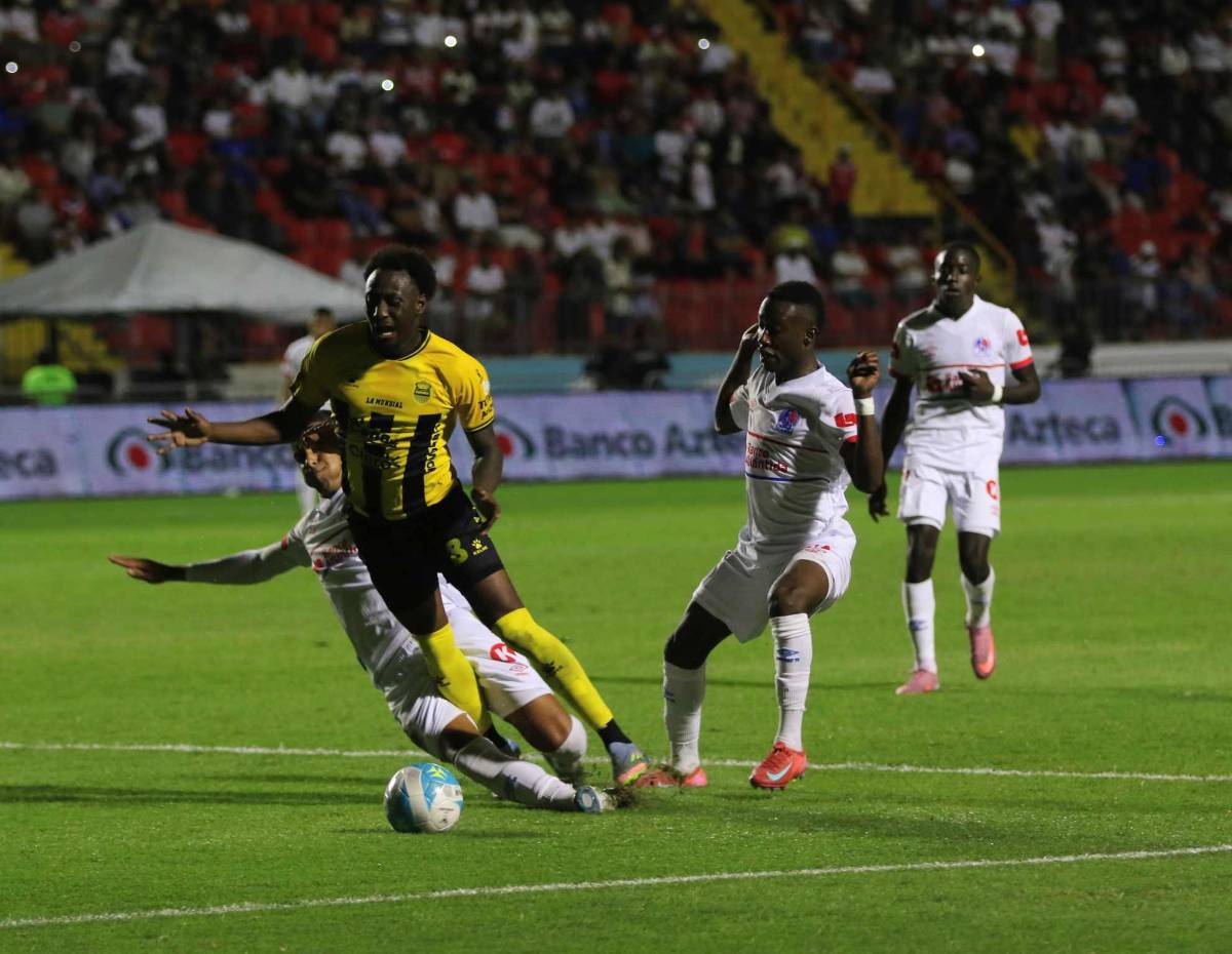 Jugador es llevado de emergencia, decomisan armas, Miss es captada y sorpresa a Espinel