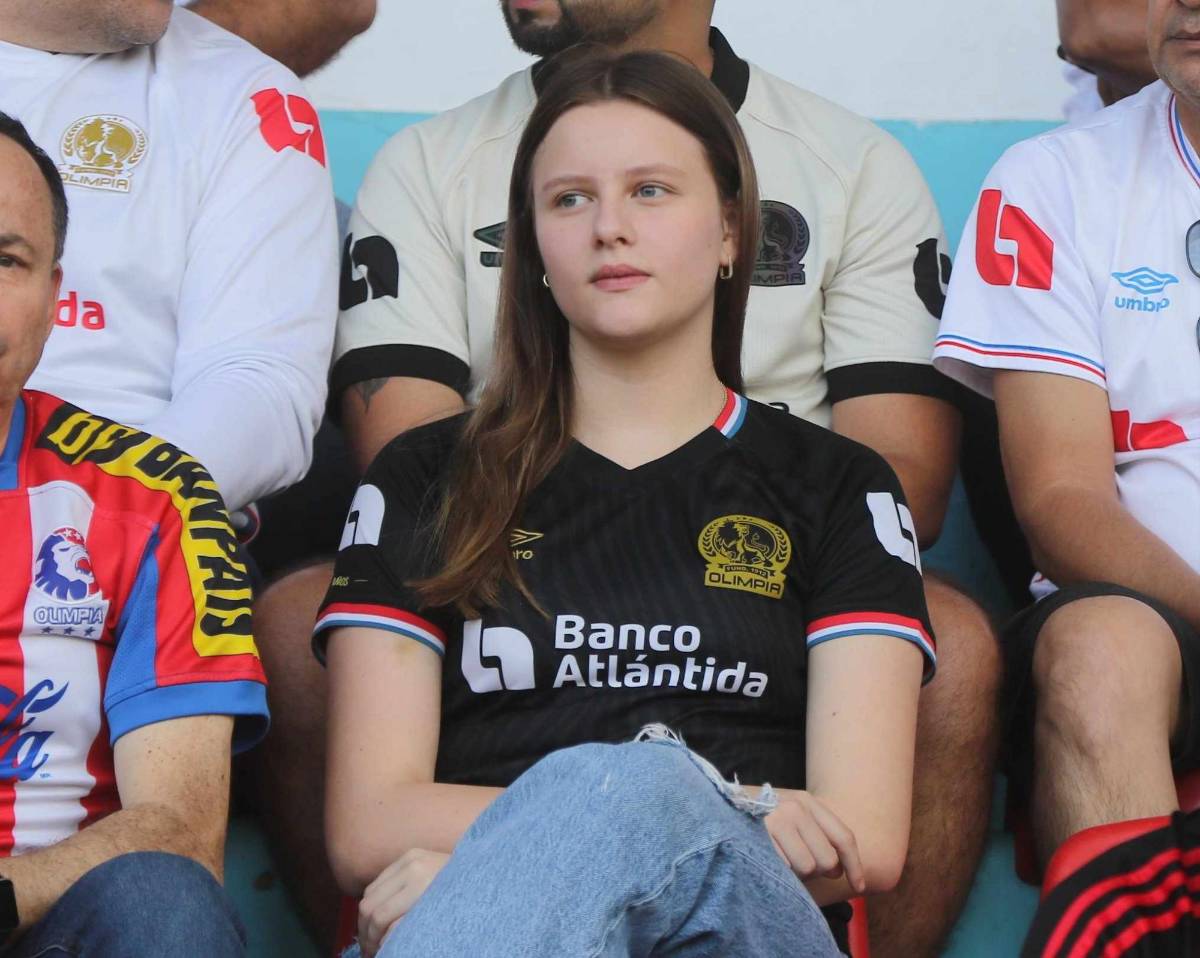 Olimpia y sus bellas aficionadas para clásico ante Marathón en el Nacional