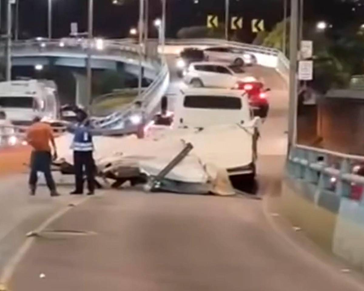 Camiones y buses accidentados que registra la vía rápida Ricardo Álvarez