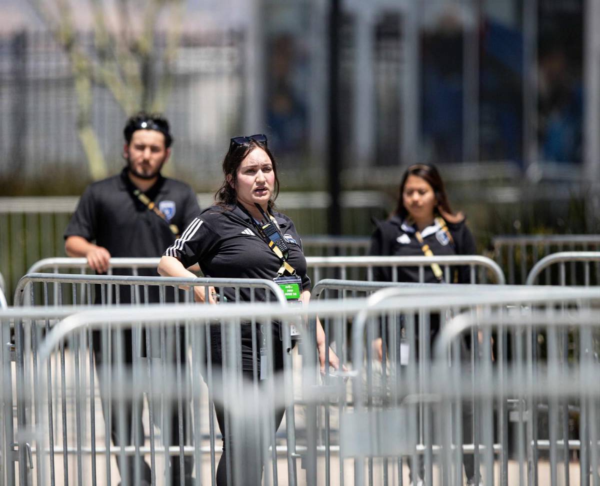 Bella periodista y exjugador hondureño sorprenden: Ambiente previo al Honduras vs Curazao