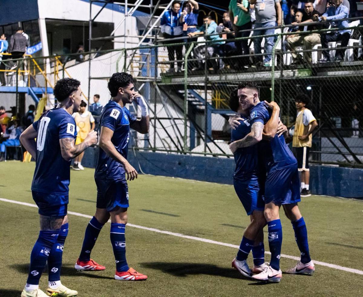 Tristeza de jugadores de Honduras luego de caer ante Nicaragua por la eliminatoria