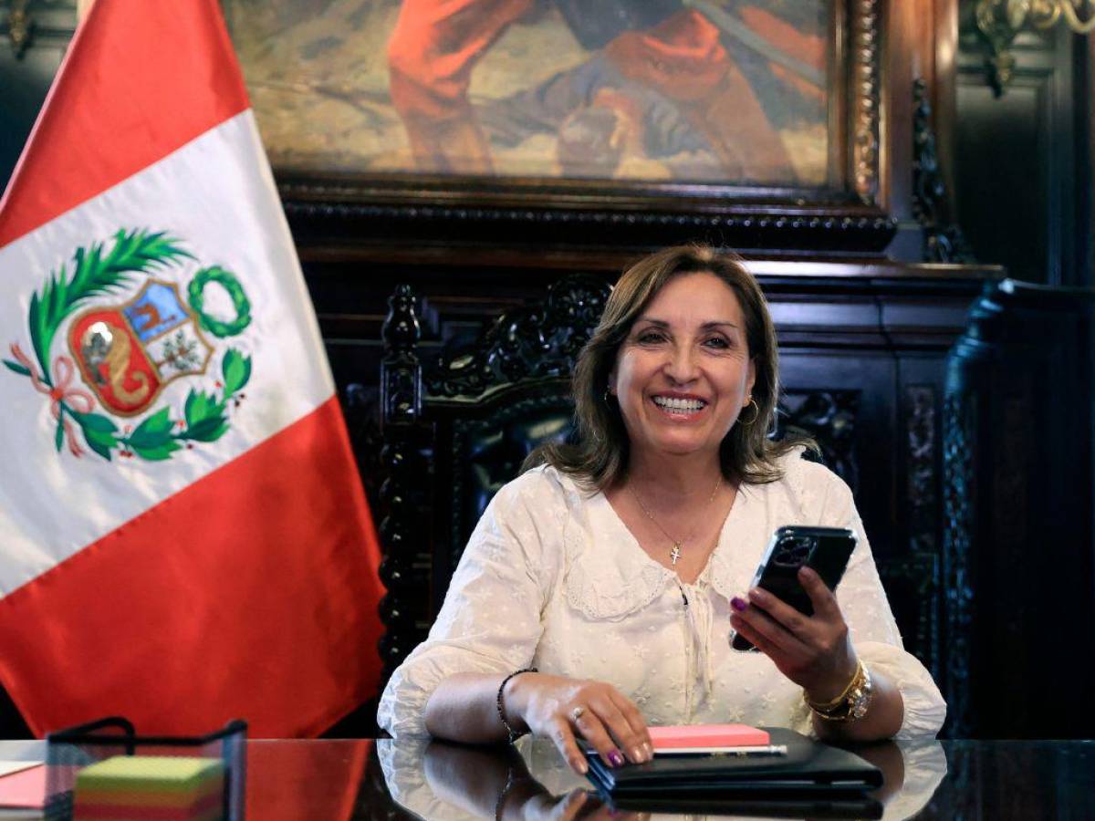 Presidenta Dina Boluarte no descarta “elecciones anticipadas” en Perú