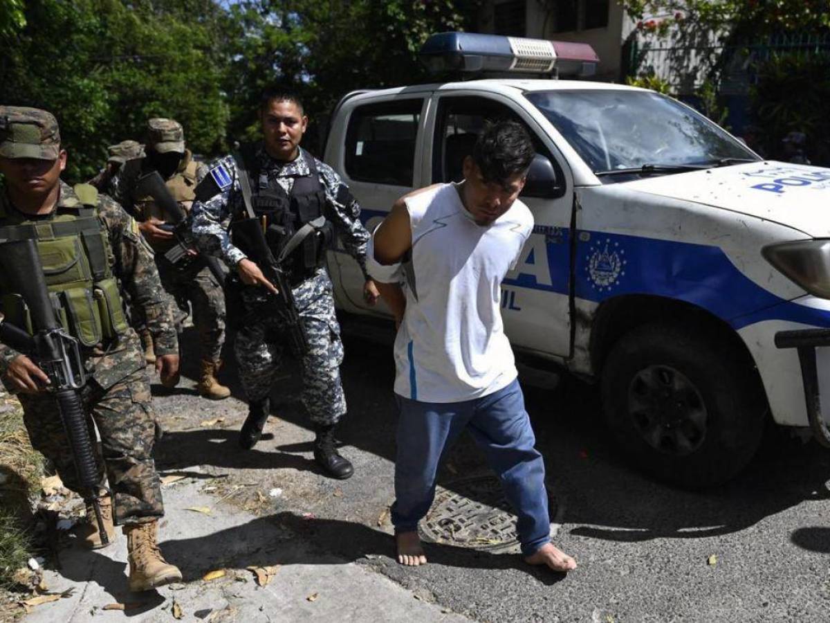 Human Rights Watch denuncia desapariciones forzadas y torturas durante estado de excepción en El Salvador