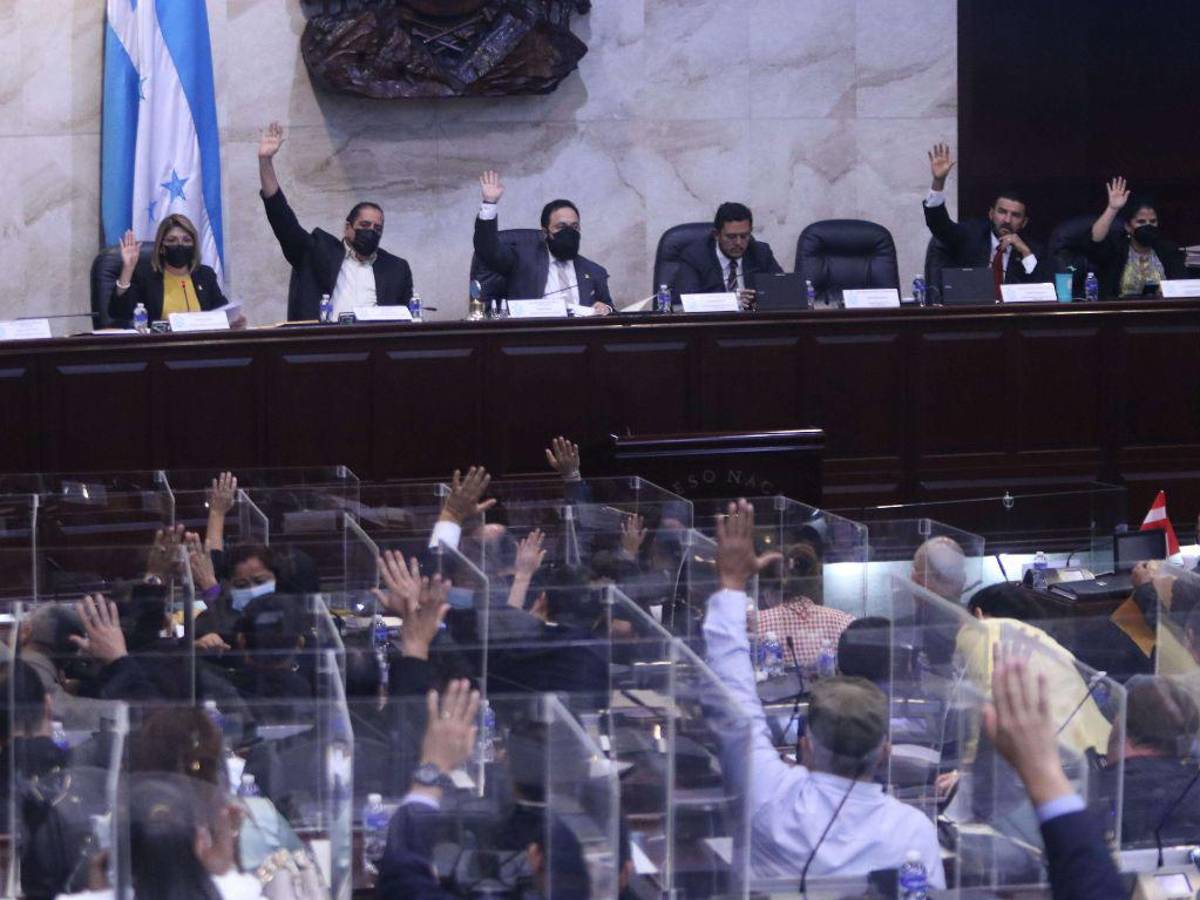 Madrugones en el Congreso Nacional despiertan desconfianza, dicen expertos políticos