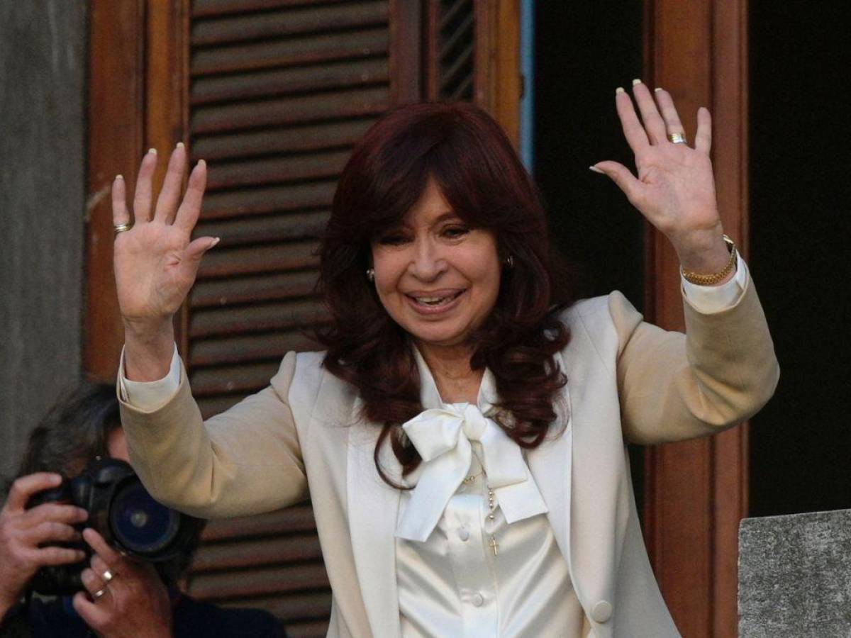 Cristina Fernández es condenada a seis años de prisión en Argentina