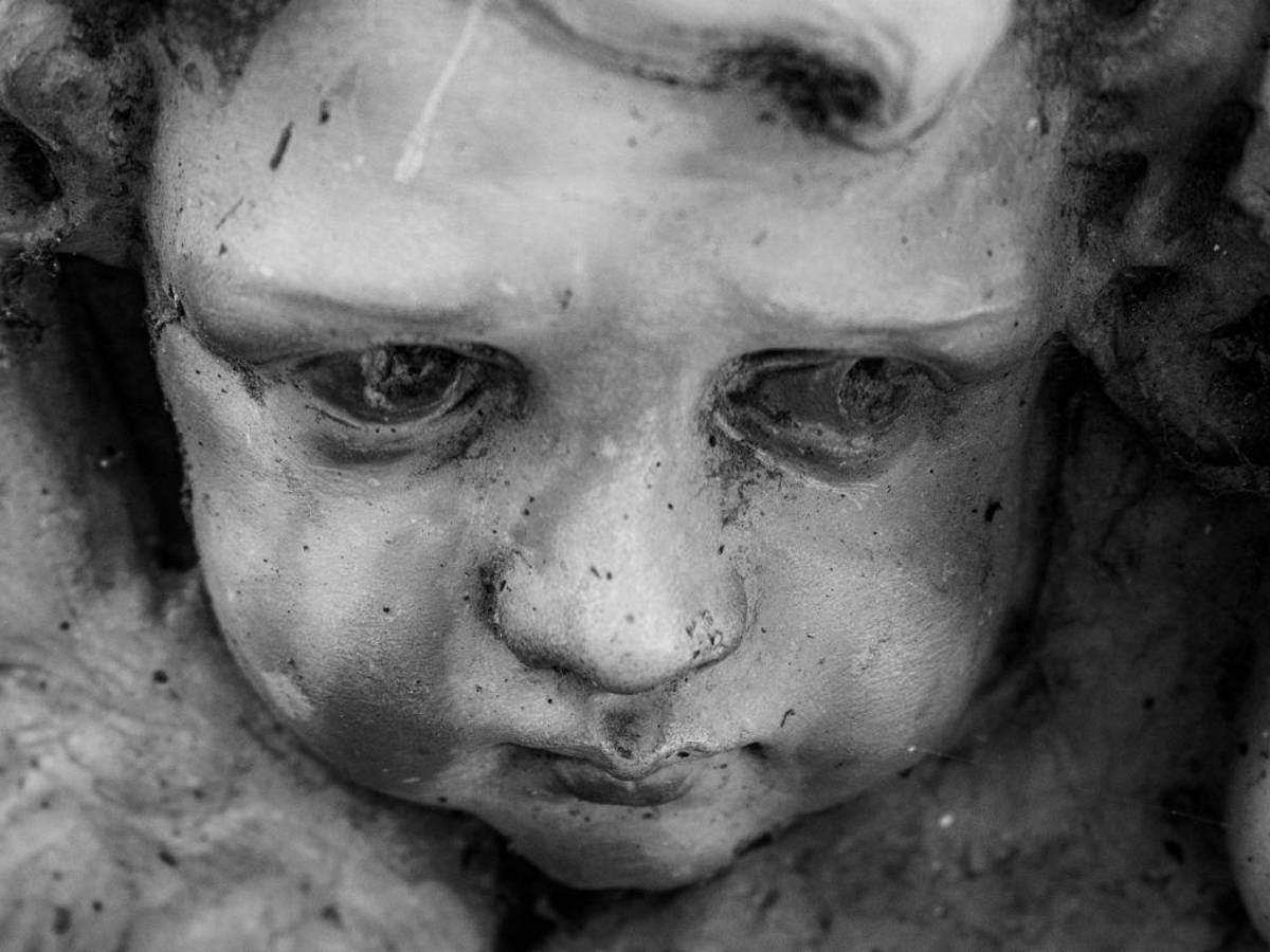 De la sombra a la piel del mármol